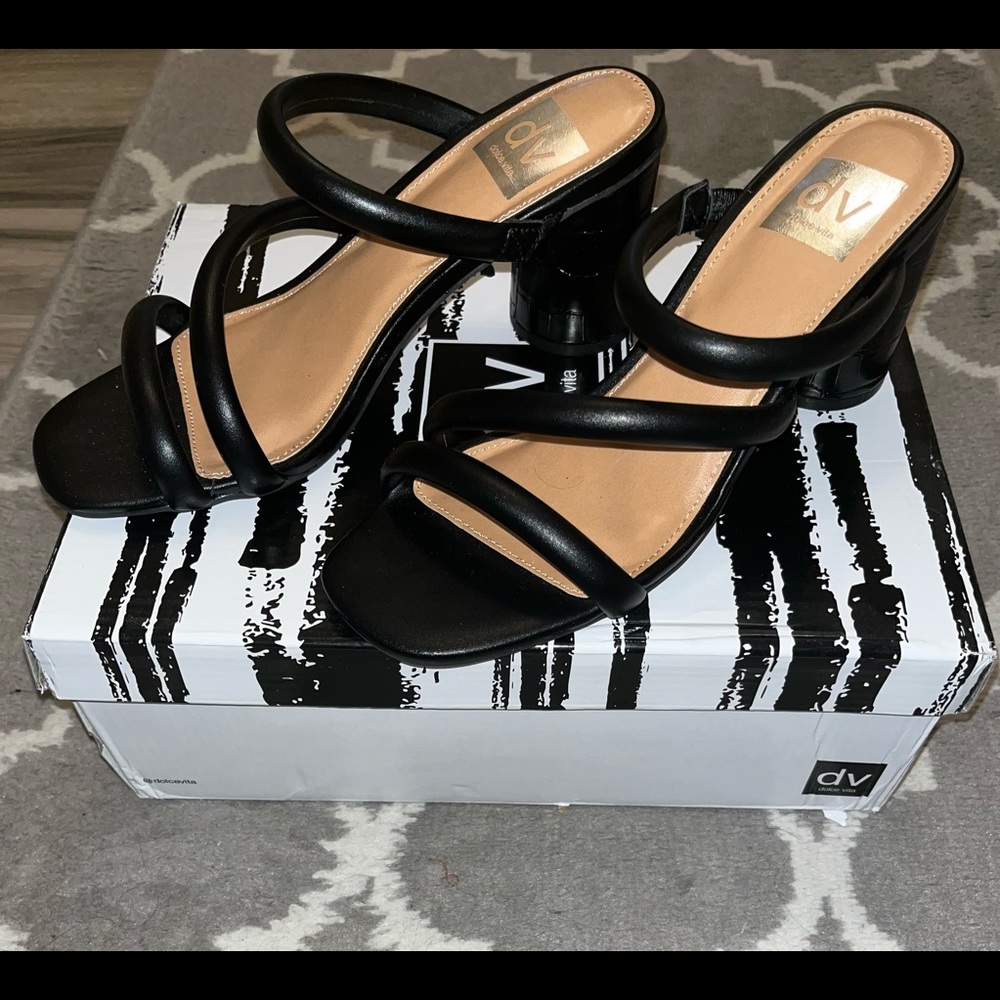 Dolce Vita Black Myla Slide Sandals! *Brand New!* Never worn! Super comfortable!